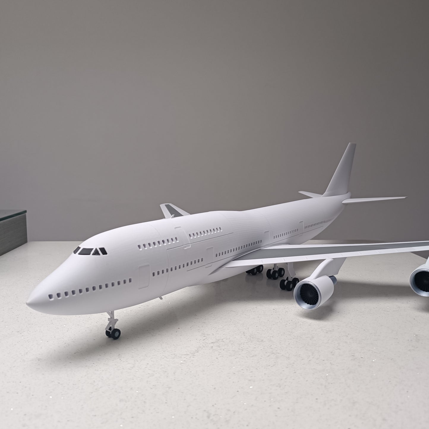 747 - 400 (1/144 scale) style aircraft model replica (Copy)