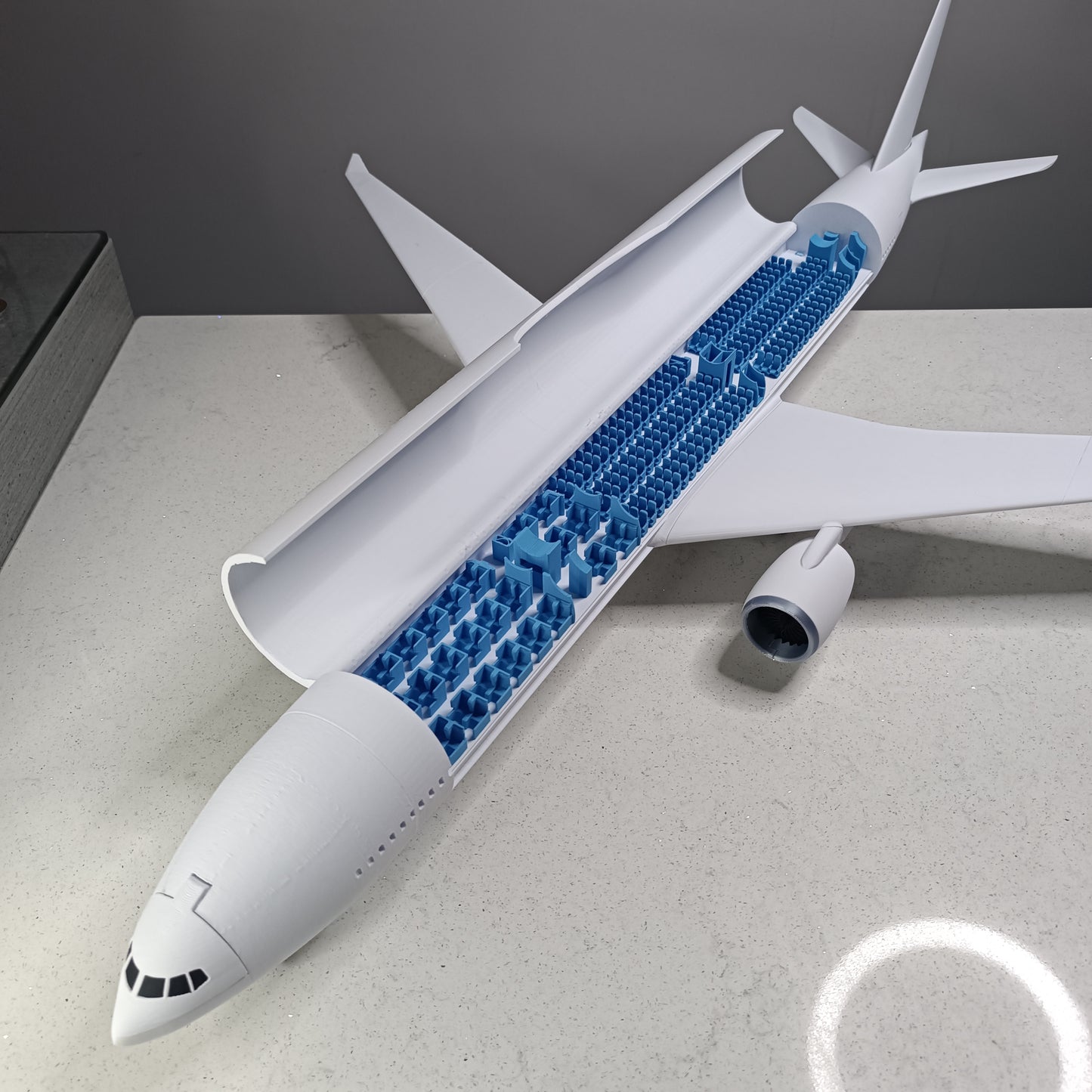 777-300er - style model plane