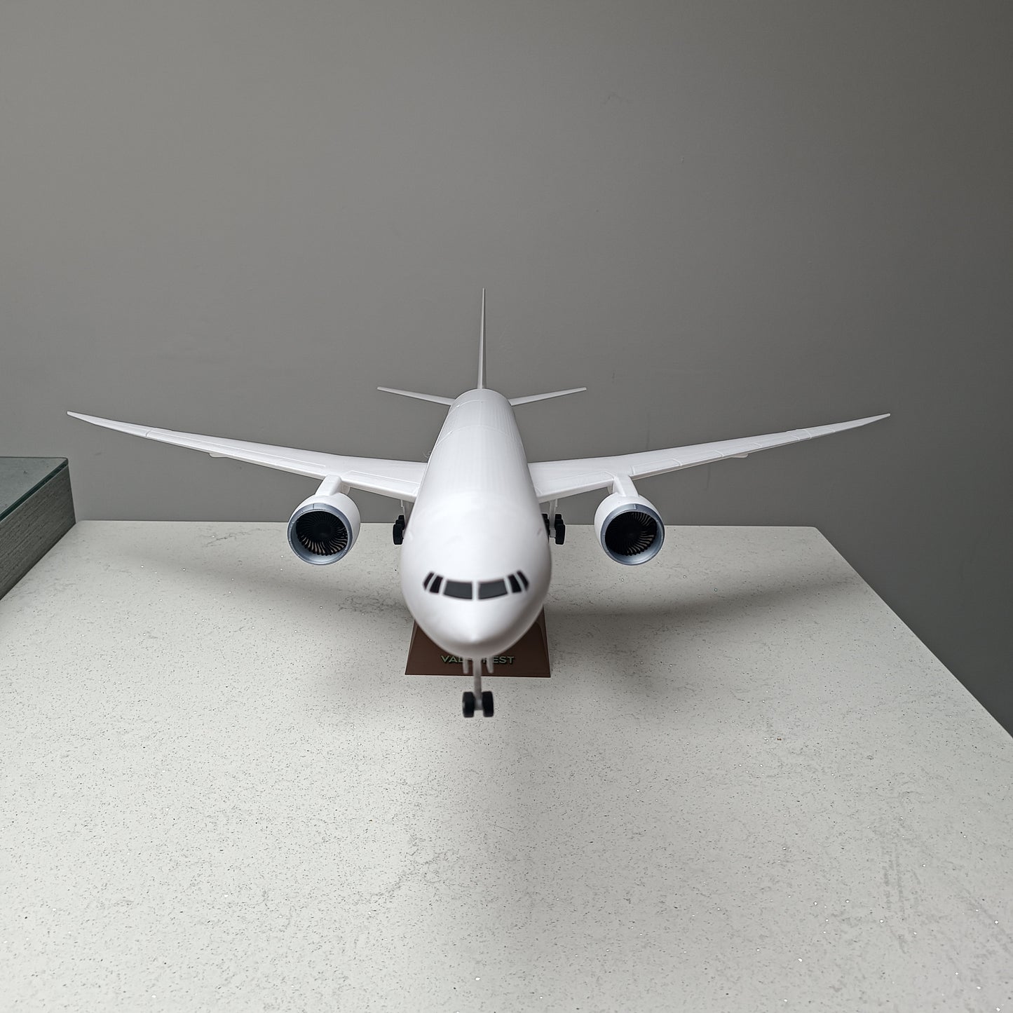 777-300er - style model plane (1/144 scale)
