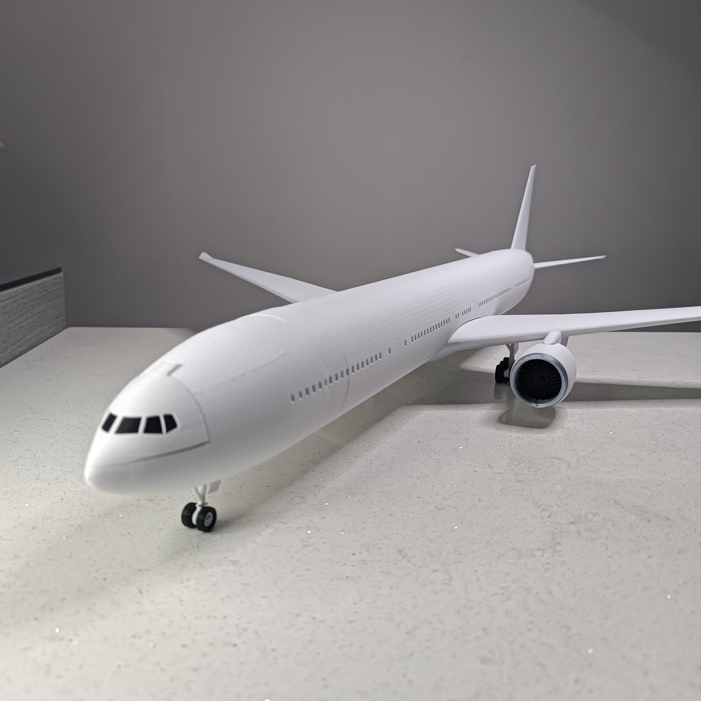 777-300er - style model plane