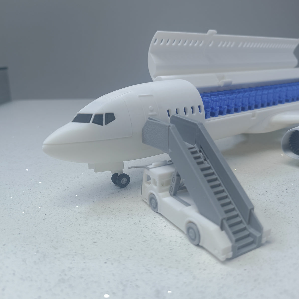 737-800 style aircraft model (1/80 scale) – Magnetic Cockpit
