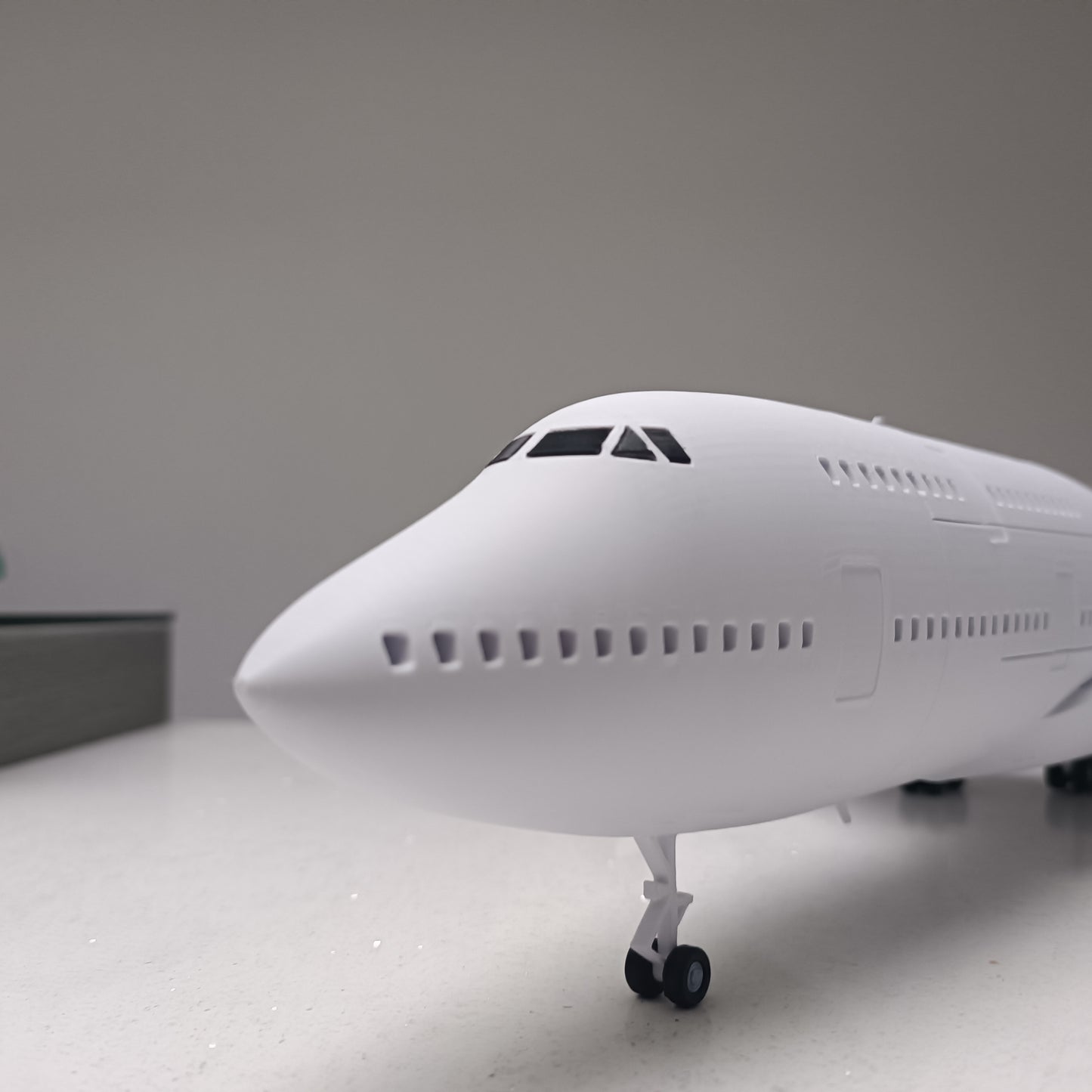 747 - 400 (1/144 scale) style aircraft model replica (Copy)