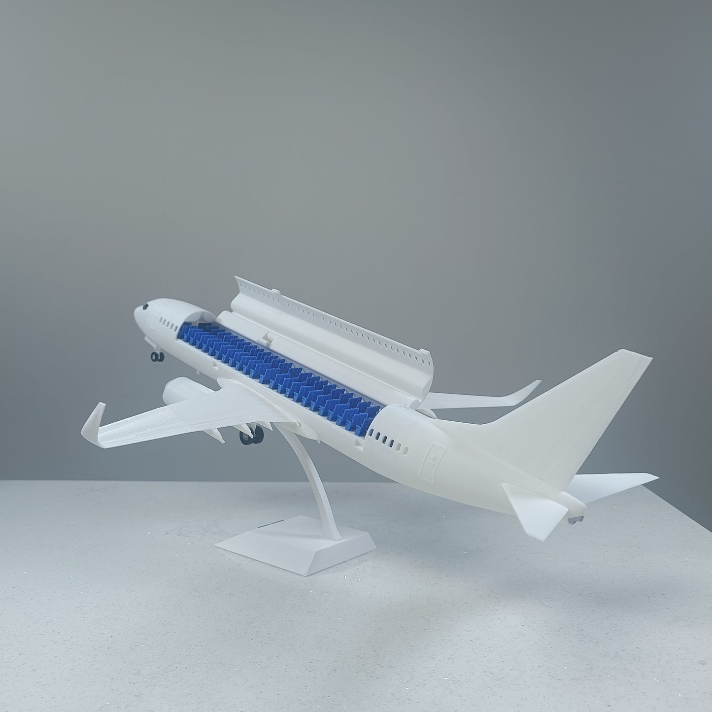 737-800 style aircraft model (1/80 scale) – Magnetic Cockpit