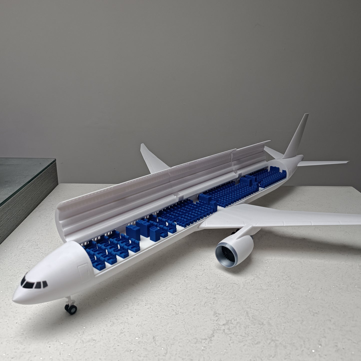 777-300er - style model plane (1/144 scale)